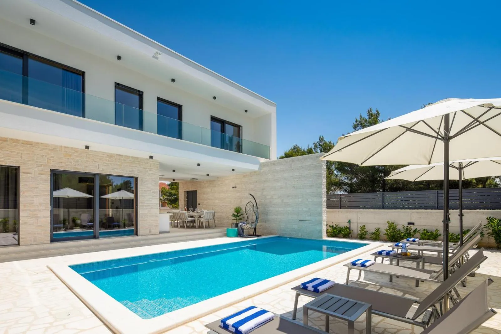 Villa Dm, Aufnahme 6
